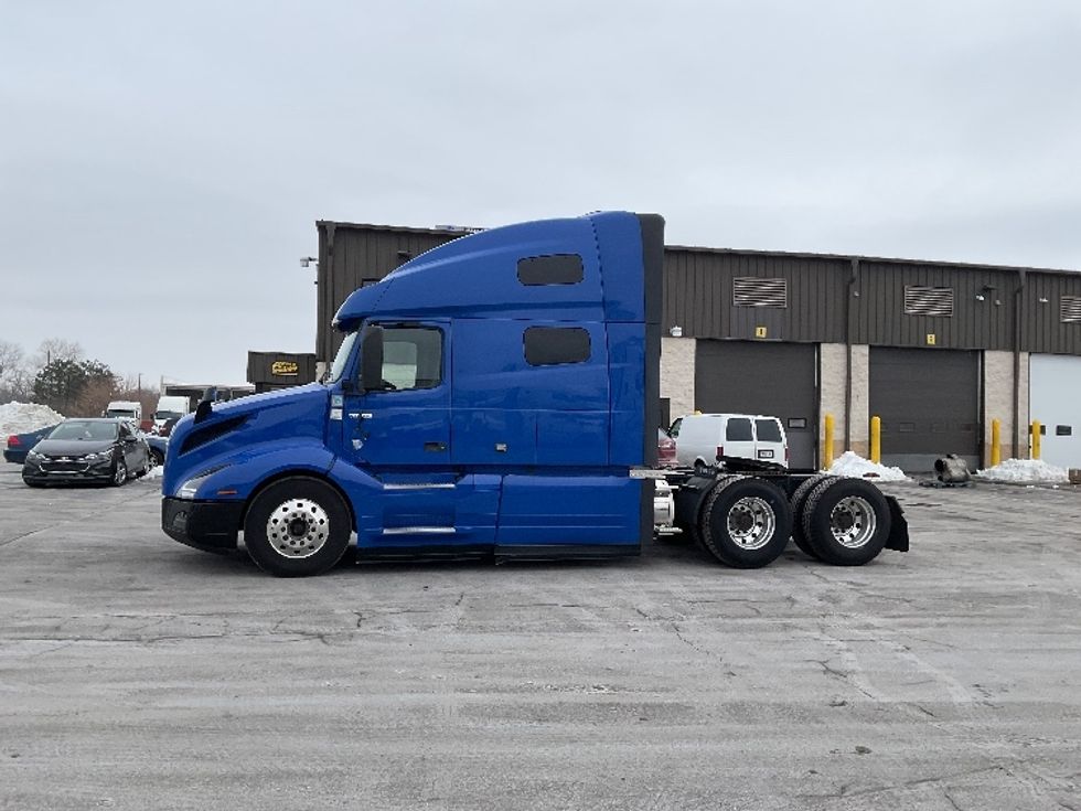 Sleeper Tractor-Heavy Duty Tractors-Volvo-2020-VNL64760-Indianapolis-IN-714,107\n\t\tmiles-$ 45,000 - Image 4