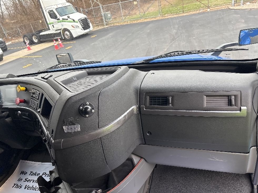 Sleeper Tractor-Heavy Duty Tractors-Volvo-2020-VNL64760-Indianapolis-IN-786,085\n\t\tmiles-$ 39,750 - Image 14