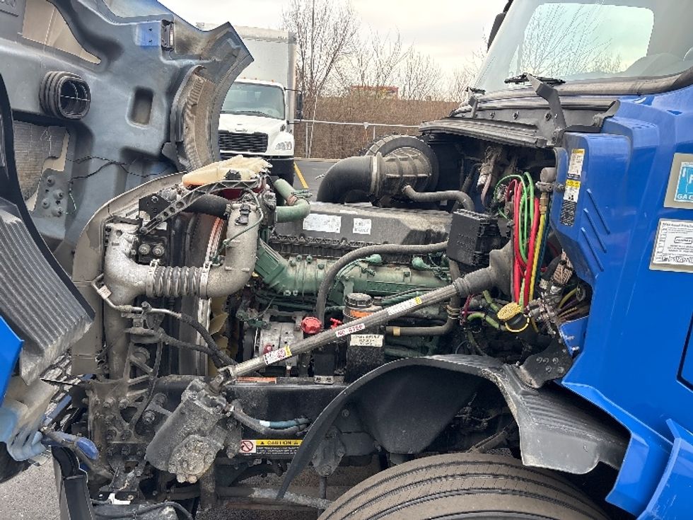 Sleeper Tractor-Heavy Duty Tractors-Volvo-2020-VNL64760-Indianapolis-IN-786,085\n\t\tmiles-$ 39,750 - Image 21