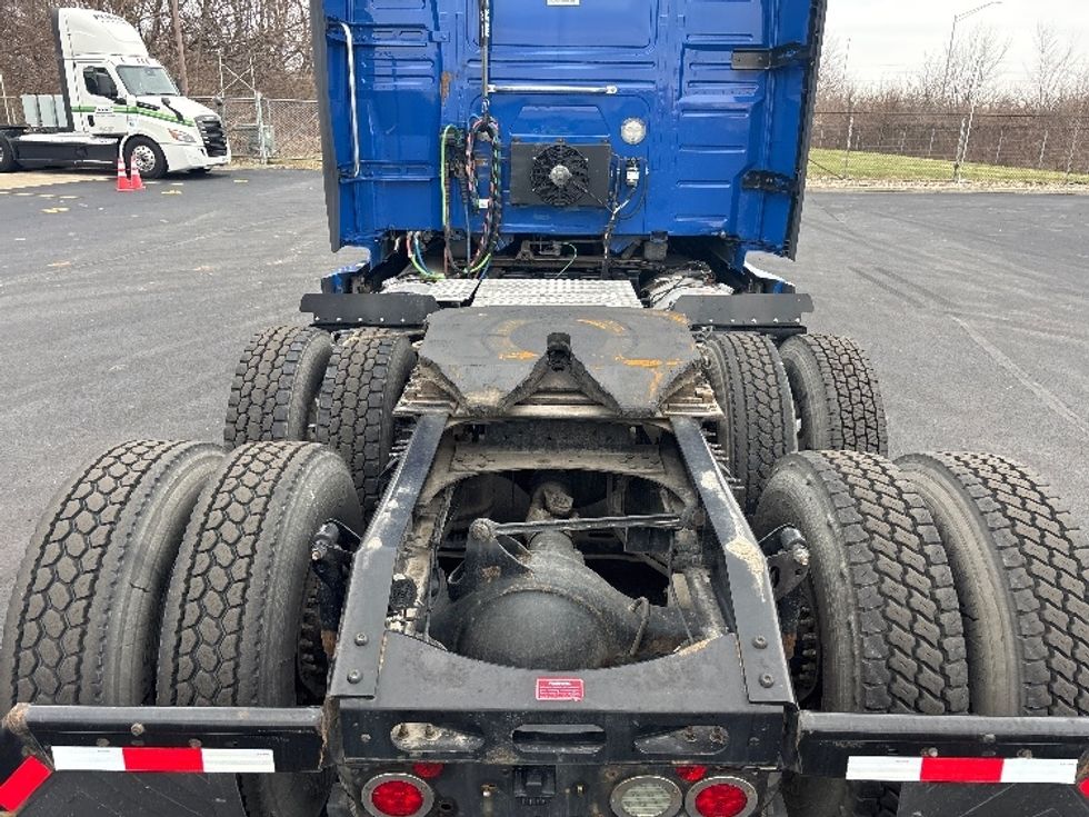 Sleeper Tractor-Heavy Duty Tractors-Volvo-2020-VNL64760-Indianapolis-IN-786,085\n\t\tmiles-$ 39,750 - Image 6