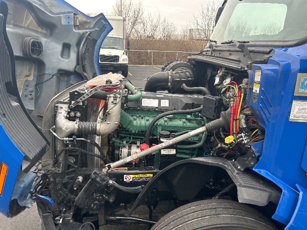 Sleeper Tractor-Heavy Duty Tractors-Volvo-2020-VNL64760-Indianapolis-IN-811,811\n\t\tmiles-$ 38,000 - Image 21