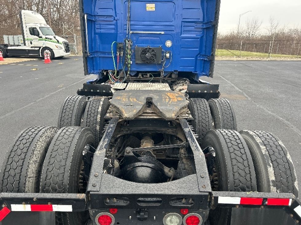 Sleeper Tractor-Heavy Duty Tractors-Volvo-2020-VNL64760-Indianapolis-IN-811,811\n\t\tmiles-$ 38,000 - Image 6