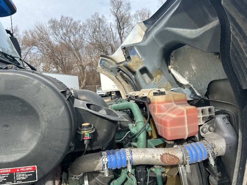 Sleeper Tractor-Heavy Duty Tractors-Volvo-2020-VNL64760-Indianapolis-IN-841,537\n\t\tmiles-$ 35,750 - Image 20