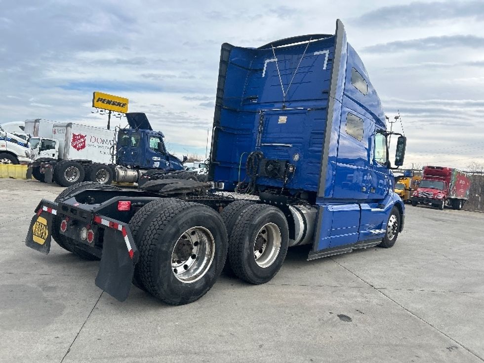 Sleeper Tractor-Heavy Duty Tractors-Volvo-2020-VNL64760-Indianapolis-IN-841,537\n\t\tmiles-$ 35,750 - Image 7