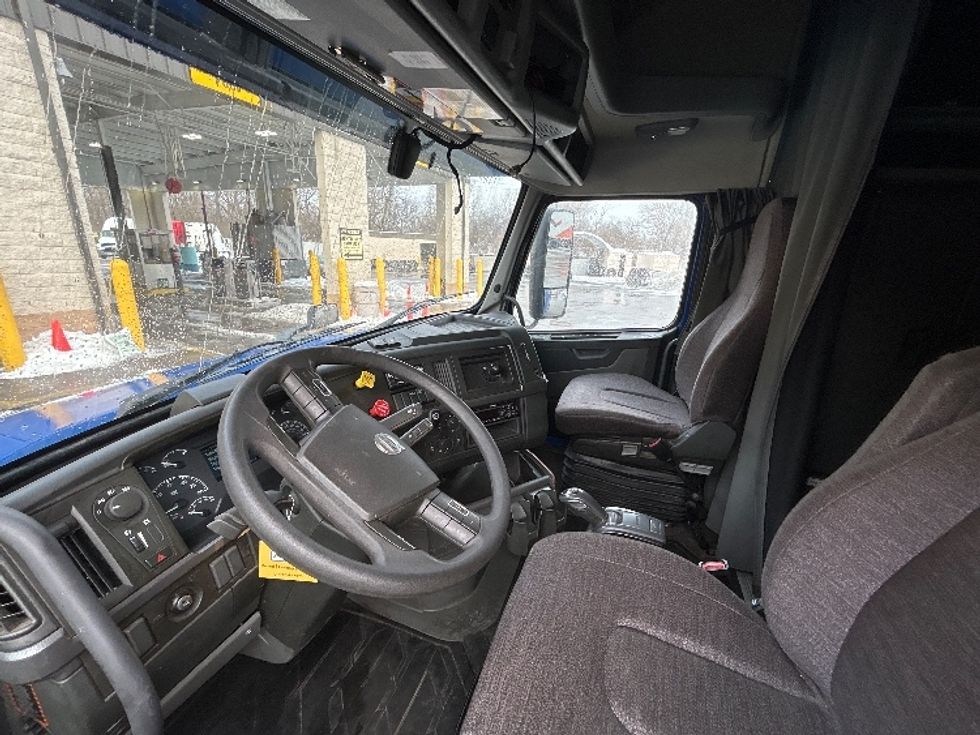 Sleeper Tractor-Heavy Duty Tractors-Volvo-2020-VNL64760-Indianapolis-IN-844,748\n\t\tmiles-$ 35,500 - Image 10