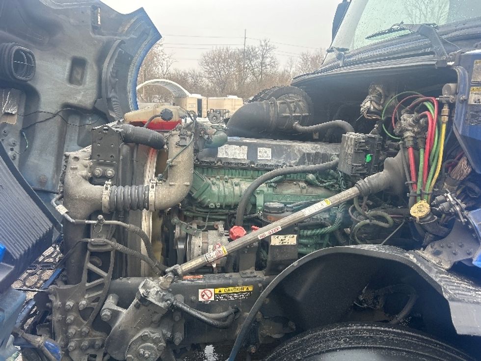 Sleeper Tractor-Heavy Duty Tractors-Volvo-2020-VNL64760-Indianapolis-IN-844,748\n\t\tmiles-$ 35,500 - Image 21