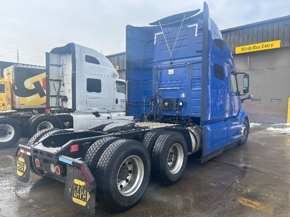 Sleeper Tractor-Heavy Duty Tractors-Volvo-2020-VNL64760-Indianapolis-IN-844,748\n\t\tmiles-$ 35,500 - Image 7