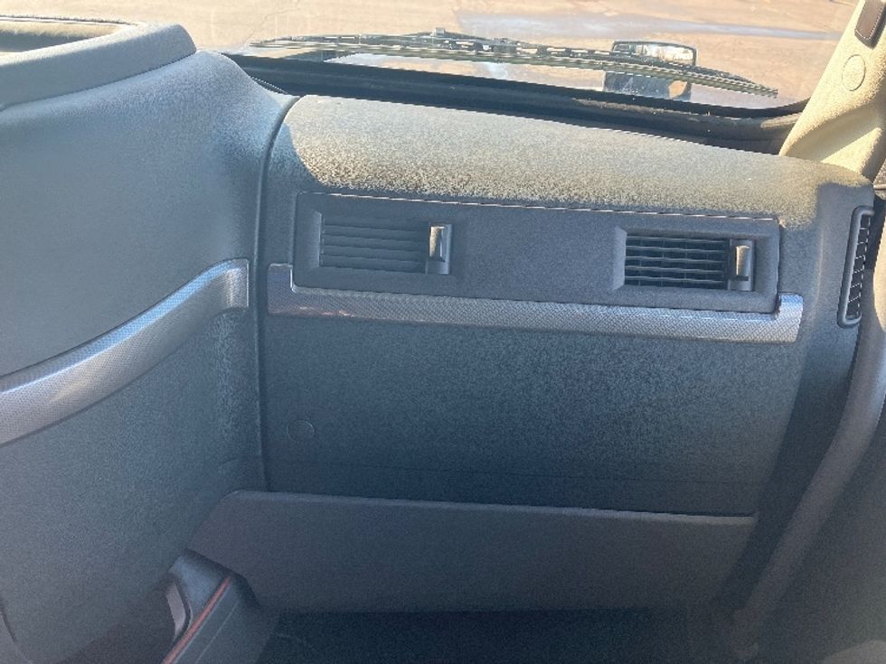 Sleeper Tractor-Heavy Duty Tractors-Volvo-2020-VNL64760-Little Rock-AR-578,121\n\t\tmiles-$ 58,500 - Image 14