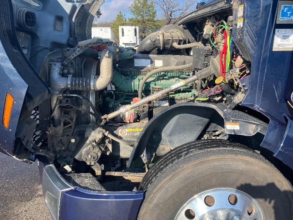 Sleeper Tractor-Heavy Duty Tractors-Volvo-2020-VNL64760-Little Rock-AR-578,121\n\t\tmiles-$ 58,500 - Image 21