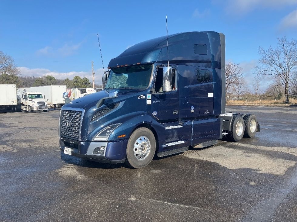 Sleeper Tractor-Heavy Duty Tractors-Volvo-2020-VNL64760-Little Rock-AR-578,121\n\t\tmiles-$ 58,500 - Image 3