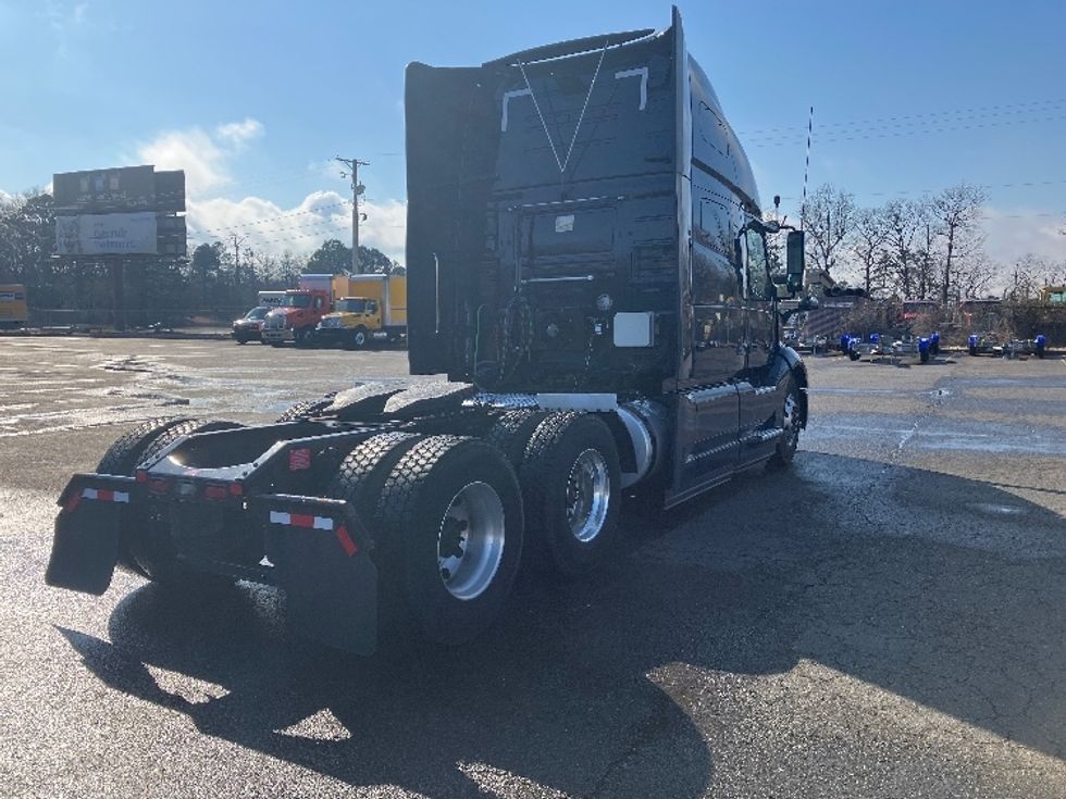 Sleeper Tractor-Heavy Duty Tractors-Volvo-2020-VNL64760-Little Rock-AR-578,121\n\t\tmiles-$ 58,500 - Image 7