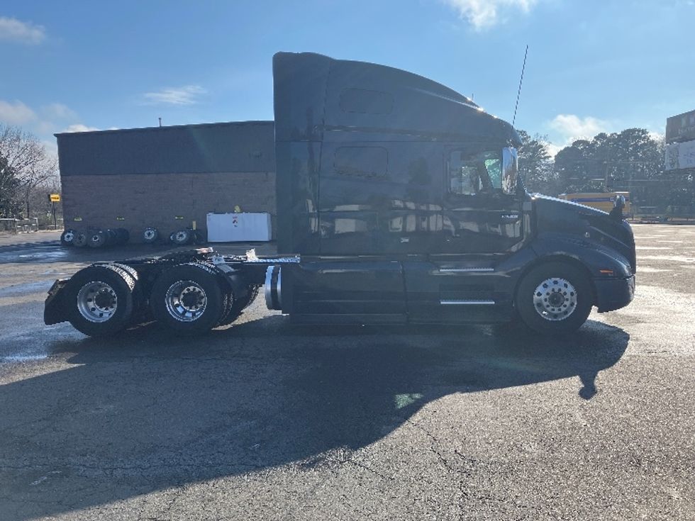 Sleeper Tractor-Heavy Duty Tractors-Volvo-2020-VNL64760-Little Rock-AR-578,121\n\t\tmiles-$ 58,500 - Image 8
