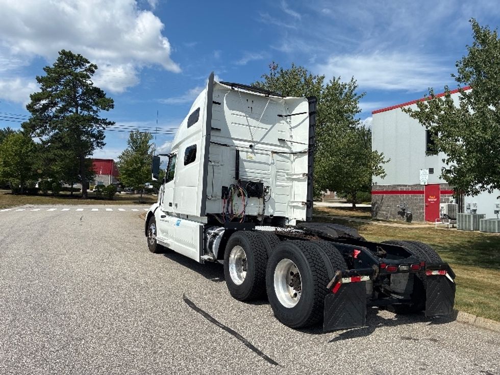 Sleeper Tractor-Heavy Duty Tractors-Volvo-2020-VNL64760-Londonderry-NH-486,474\n\t\tmiles-$ 67,500 - Image 5