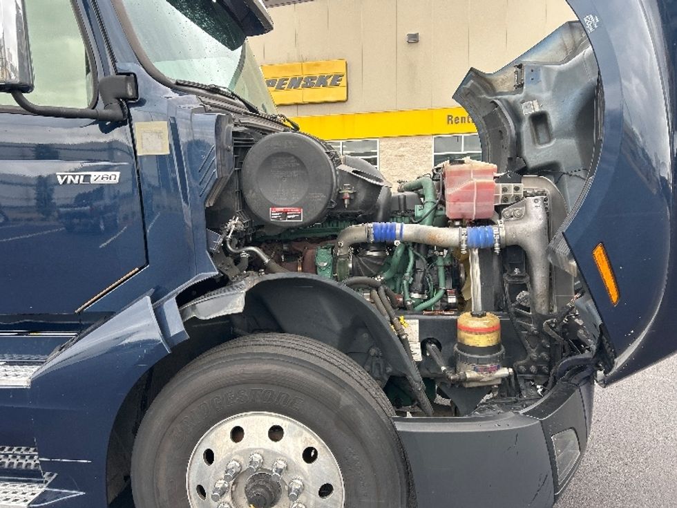 Sleeper Tractor-Heavy Duty Tractors-Volvo-2020-VNL64760-Madison-AL-667,083\n\t\tmiles-$ 50,750 - Image 20