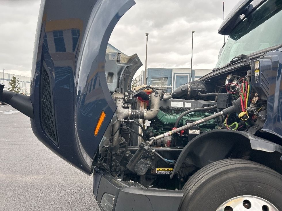 Sleeper Tractor-Heavy Duty Tractors-Volvo-2020-VNL64760-Madison-AL-667,083\n\t\tmiles-$ 50,750 - Image 21