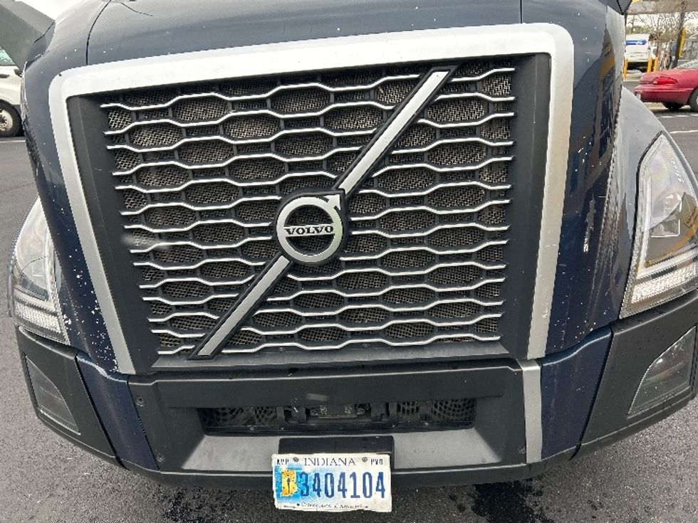 Sleeper Tractor-Heavy Duty Tractors-Volvo-2020-VNL64760-Madison-AL-667,083\n\t\tmiles-$ 50,750 - Image 22