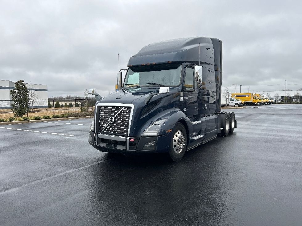 Sleeper Tractor-Heavy Duty Tractors-Volvo-2020-VNL64760-Madison-AL-675,818\n\t\tmiles-$ 50,250 - Image 3