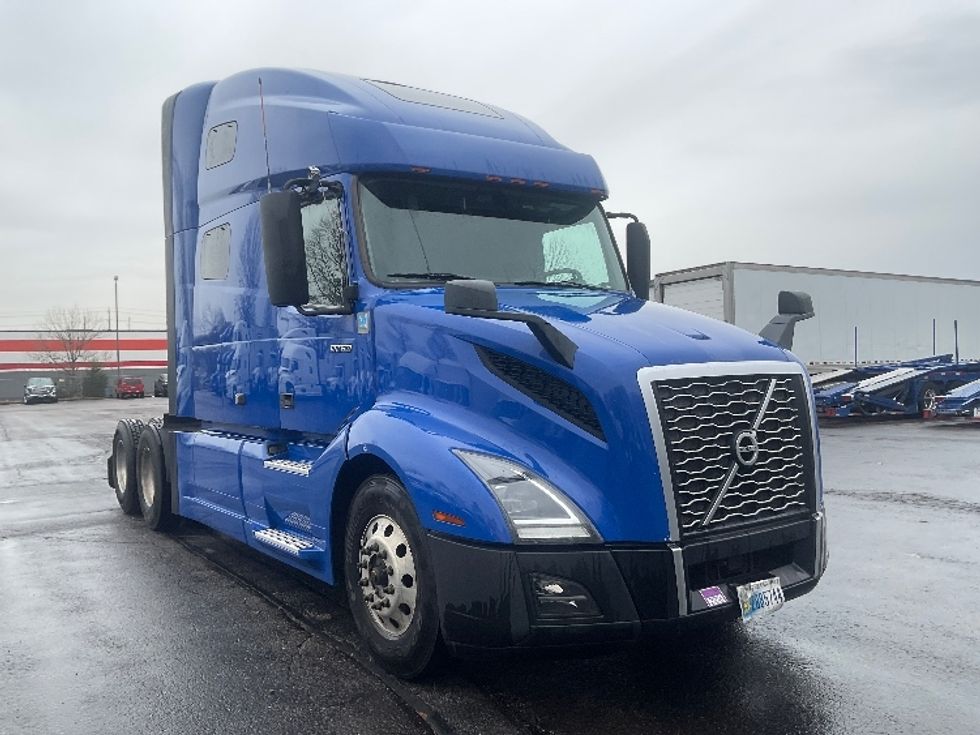 Sleeper Tractor-Heavy Duty Tractors-Volvo-2020-VNL64760-Memphis-TN-804,720\n\t\tmiles-$ 40,750 - Image 1