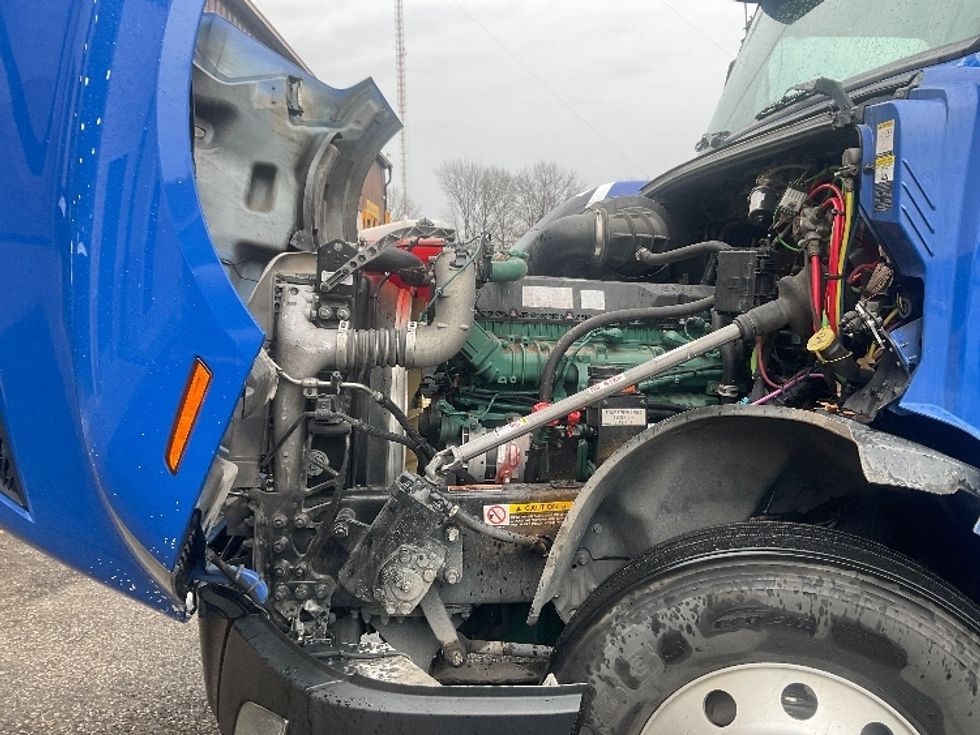 Sleeper Tractor-Heavy Duty Tractors-Volvo-2020-VNL64760-Memphis-TN-804,720\n\t\tmiles-$ 40,750 - Image 20