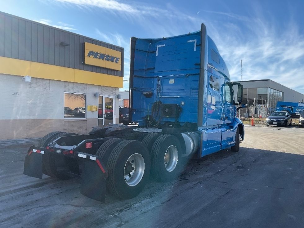 Sleeper Tractor-Heavy Duty Tractors-Volvo-2020-VNL64760-Milwaukee-WI-418,959\n\t\tmiles-$ 65,000 - Image 7