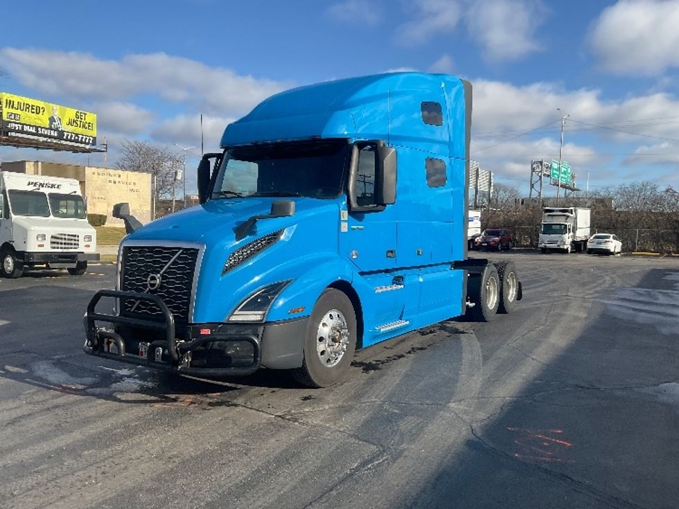 Sleeper Tractor-Heavy Duty Tractors-Volvo-2020-VNL64760-Milwaukee-WI-478,701\n\t\tmiles-$ 61,750 - Image 3