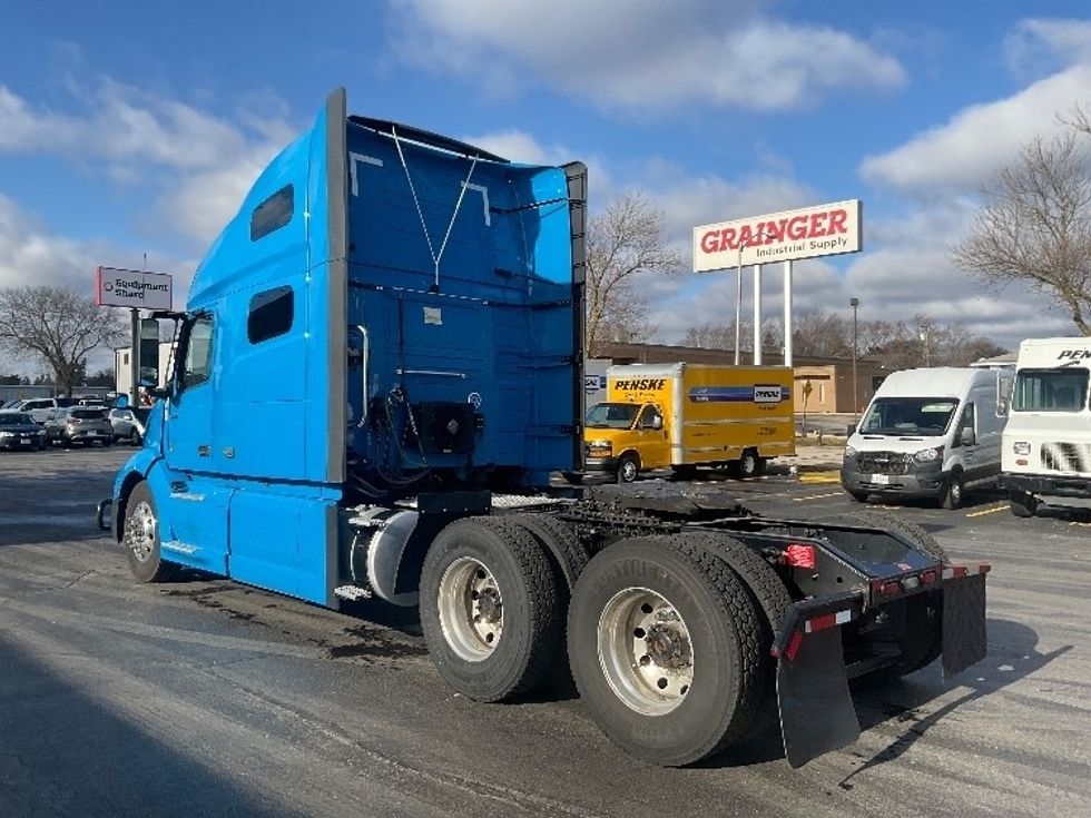 Sleeper Tractor-Heavy Duty Tractors-Volvo-2020-VNL64760-Milwaukee-WI-478,701\n\t\tmiles-$ 61,750 - Image 5