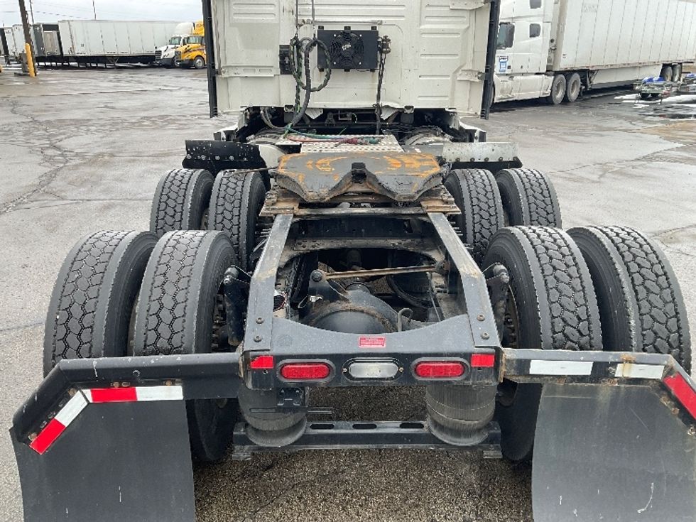 Sleeper Tractor-Heavy Duty Tractors-Volvo-2020-VNL64760-Milwaukee-WI-708,365\n\t\tmiles-$ 44,000 - Image 6