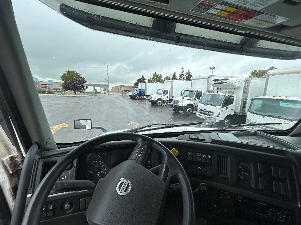 Sleeper Tractor-Heavy Duty Tractors-Volvo-2020-VNL64760-Mississauga-ON-892,236\n\t\tkm-$ 81,500 - Image 11