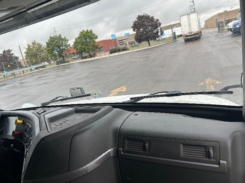 Sleeper Tractor-Heavy Duty Tractors-Volvo-2020-VNL64760-Mississauga-ON-892,236\n\t\tkm-$ 81,500 - Image 14