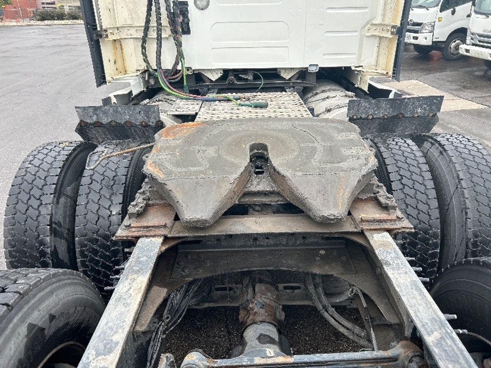 Sleeper Tractor-Heavy Duty Tractors-Volvo-2020-VNL64760-Mississauga-ON-892,236\n\t\tkm-$ 81,500 - Image 6