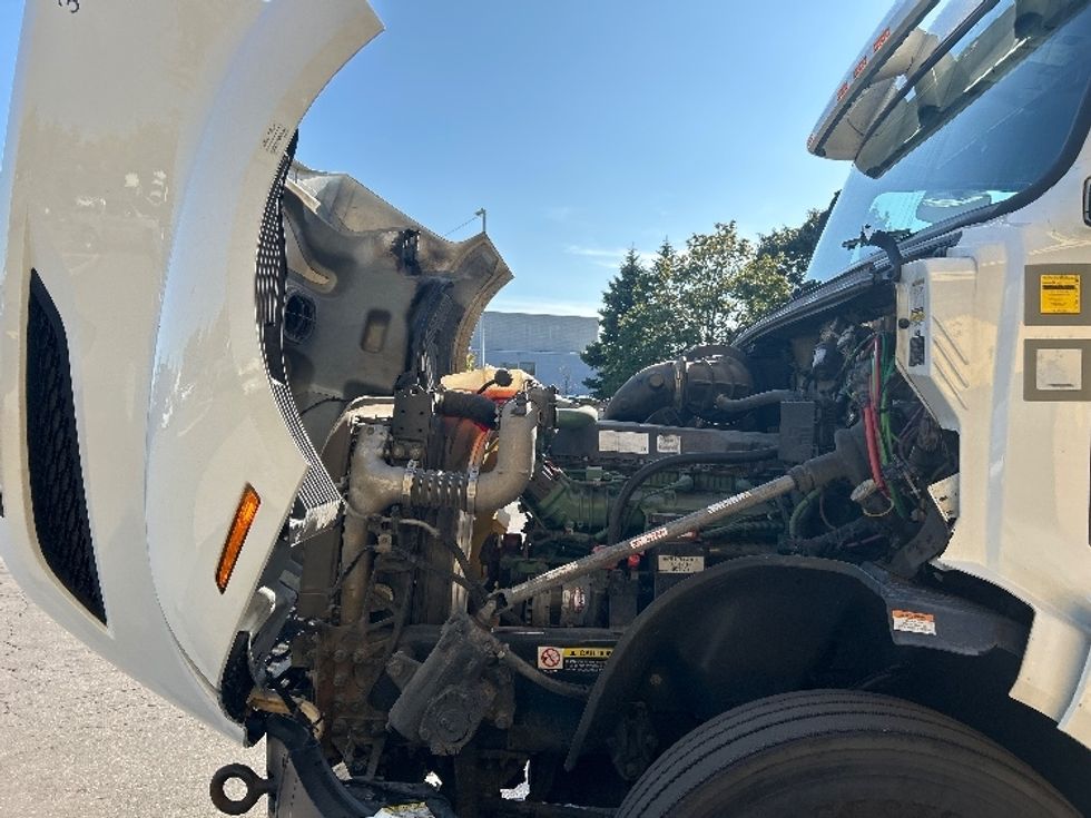 Sleeper Tractor-Heavy Duty Tractors-Volvo-2020-VNL64760-Mississauga-ON-995,569\n\t\tkm-$ 76,500 - Image 21