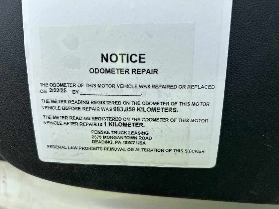 Sleeper Tractor-Heavy Duty Tractors-Volvo-2020-VNL64760-Mississauga-ON-995,569\n\t\tkm-$ 76,500 - Image 22