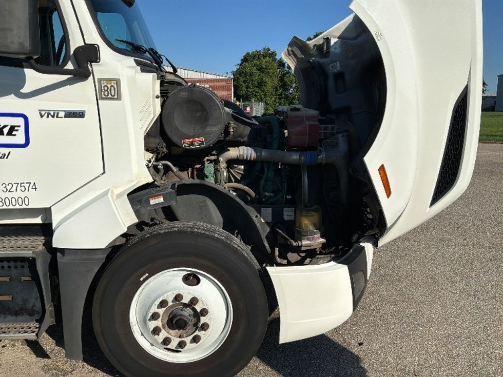 Sleeper Tractor-Heavy Duty Tractors-Volvo-2020-VNL64760-Montgomery-AL-206,590\n\t\tmiles-$ 91,250 - Image 20