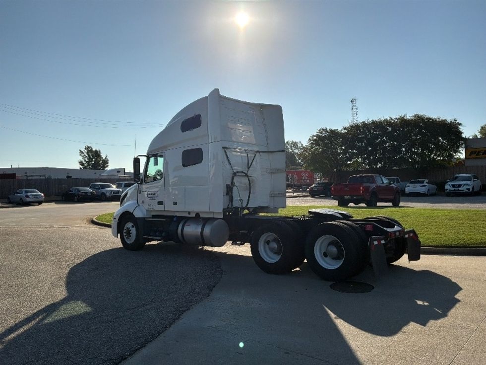 Sleeper Tractor-Heavy Duty Tractors-Volvo-2020-VNL64760-Montgomery-AL-206,590\n\t\tmiles-$ 91,250 - Image 5