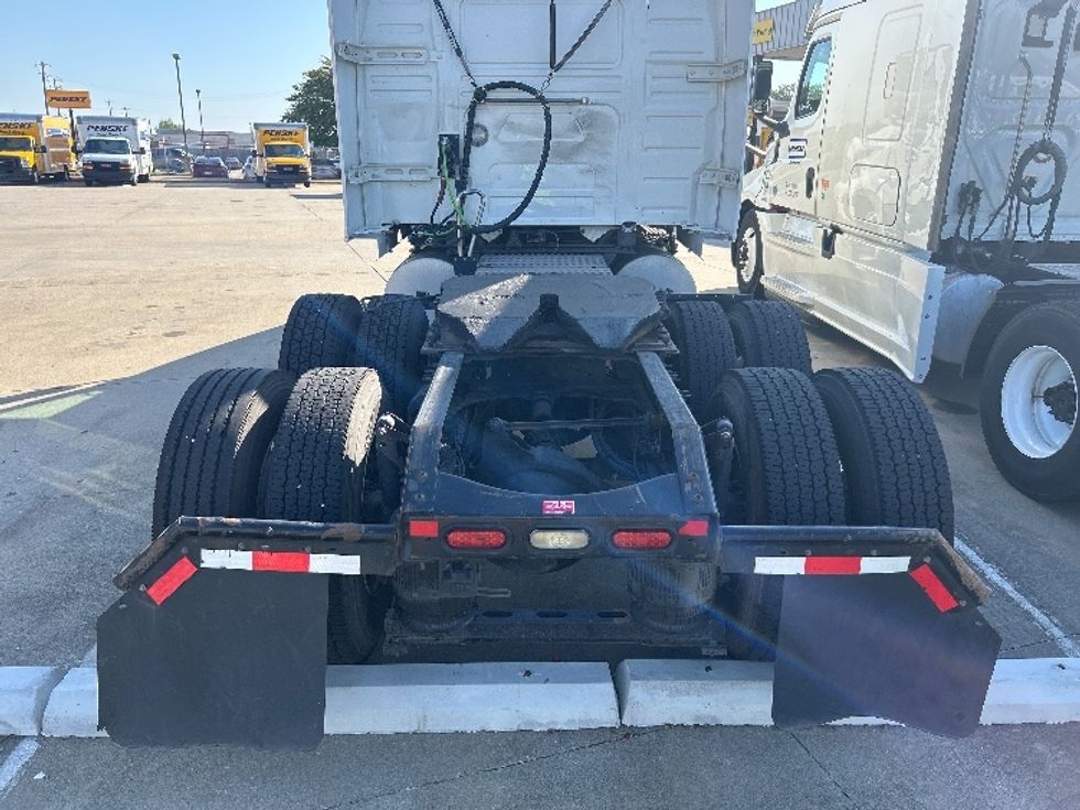 Sleeper Tractor-Heavy Duty Tractors-Volvo-2020-VNL64760-Montgomery-AL-206,590\n\t\tmiles-$ 91,250 - Image 6