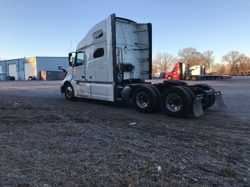 Sleeper Tractor-Heavy Duty Tractors-Volvo-2020-VNL64760-Morristown-TN-707,536\n\t\tmiles-$ 49,750 - Image 5