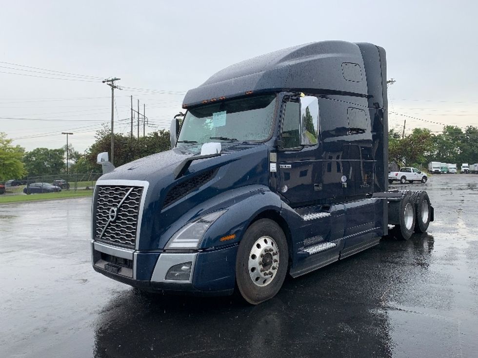 Sleeper Tractor-Heavy Duty Tractors-Volvo-2020-VNL64760-Nashville (Mount Juliet)-TN-622,401\n\t\tmiles-$ 62,250 - Image 3
