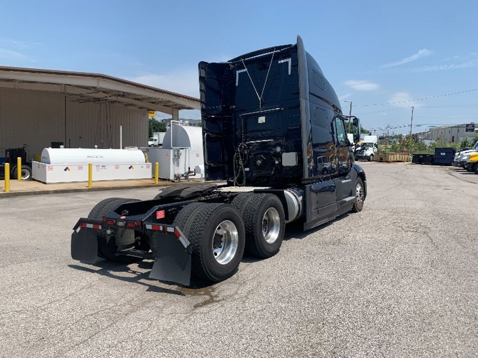 Sleeper Tractor-Heavy Duty Tractors-Volvo-2020-VNL64760-Nashville (Mount Juliet)-TN-622,401\n\t\tmiles-$ 62,250 - Image 7