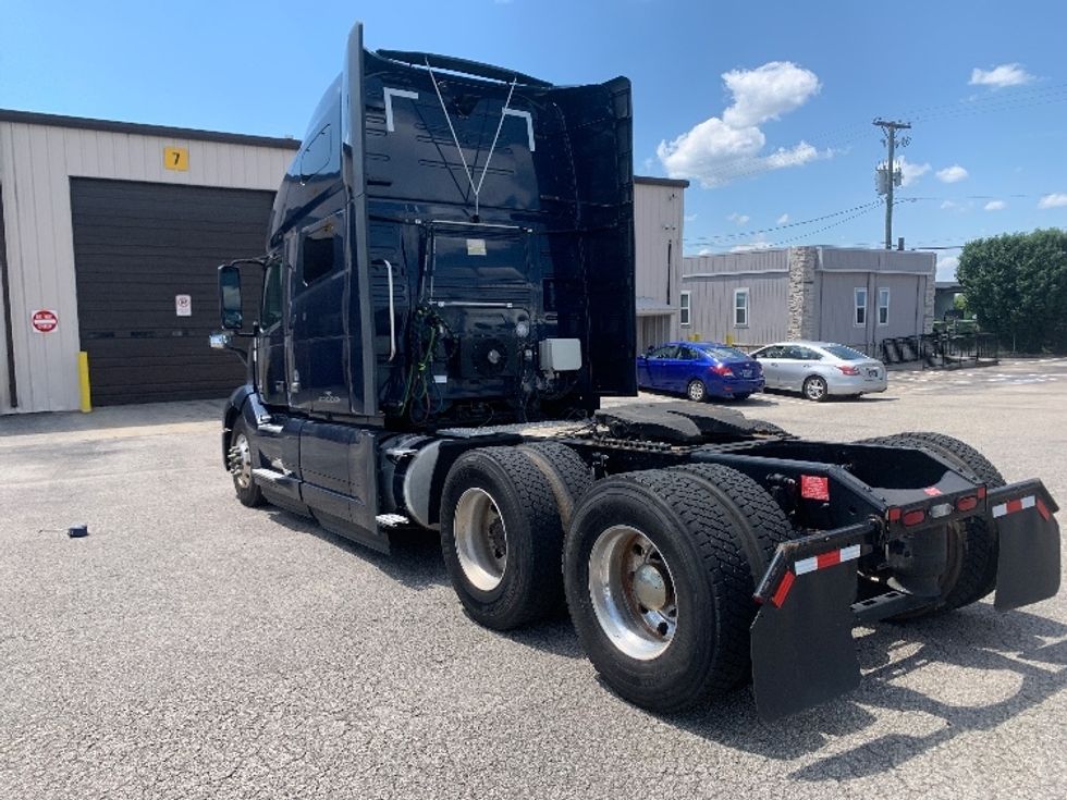 Sleeper Tractor-Heavy Duty Tractors-Volvo-2020-VNL64760-Nashville (Mount Juliet)-TN-641,421\n\t\tmiles-$ 58,000 - Image 5