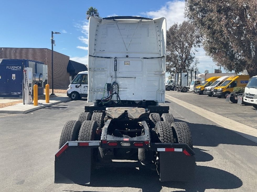 Sleeper Tractor-Heavy Duty Tractors-Volvo-2020-VNL64760-Ontario-CA-652,222\n\t\tmiles-$ 60,500 - Image 6