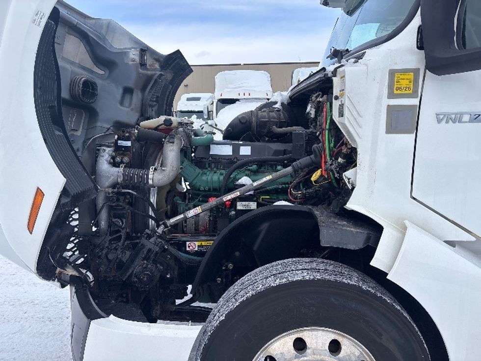 Sleeper Tractor-Heavy Duty Tractors-Volvo-2020-VNL64760-Ottawa-ON-700,779\n\t\tkm-$ 87,500 - Image 20