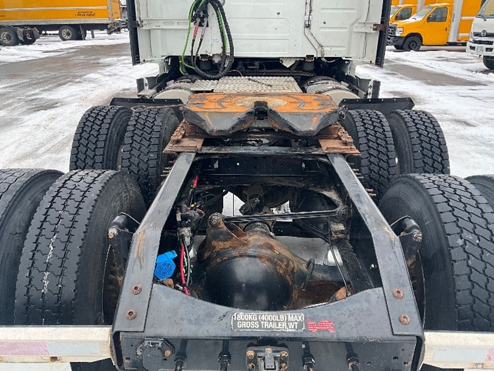 Sleeper Tractor-Heavy Duty Tractors-Volvo-2020-VNL64760-Ottawa-ON-726,632\n\t\tkm-$ 86,250 - Image 6