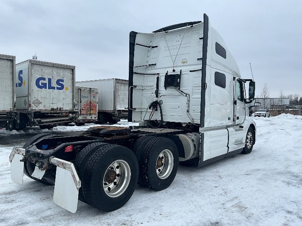 Sleeper Tractor-Heavy Duty Tractors-Volvo-2020-VNL64760-Ottawa-ON-726,632\n\t\tkm-$ 86,250 - Image 7