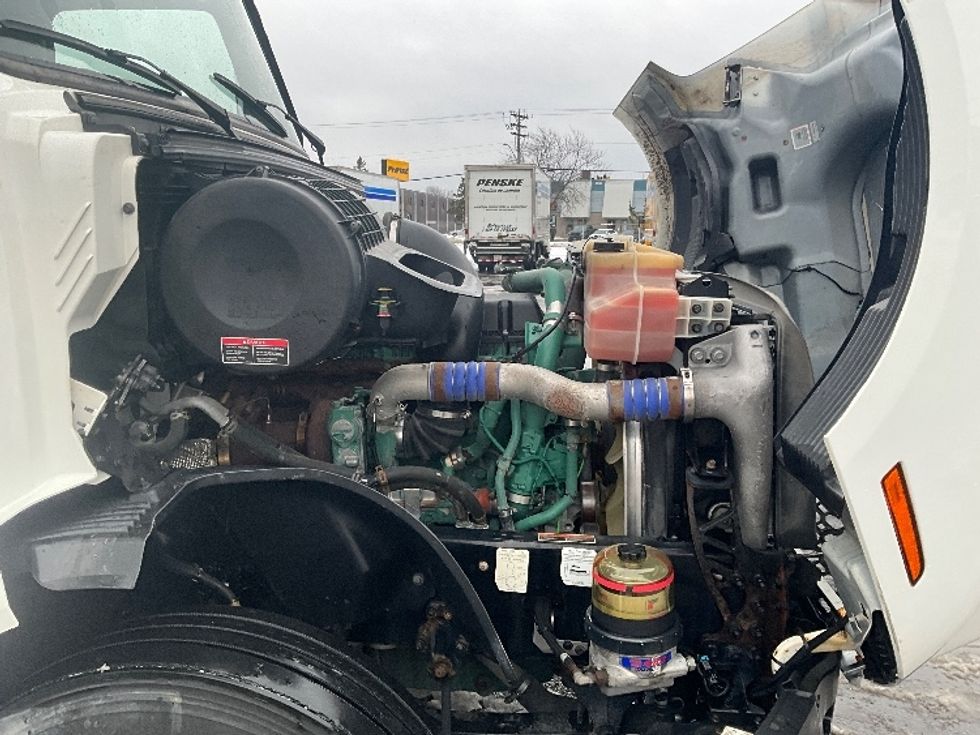 Sleeper Tractor-Heavy Duty Tractors-Volvo-2020-VNL64760-Ottawa-ON-747,705\n\t\tkm-$ 85,500 - Image 20