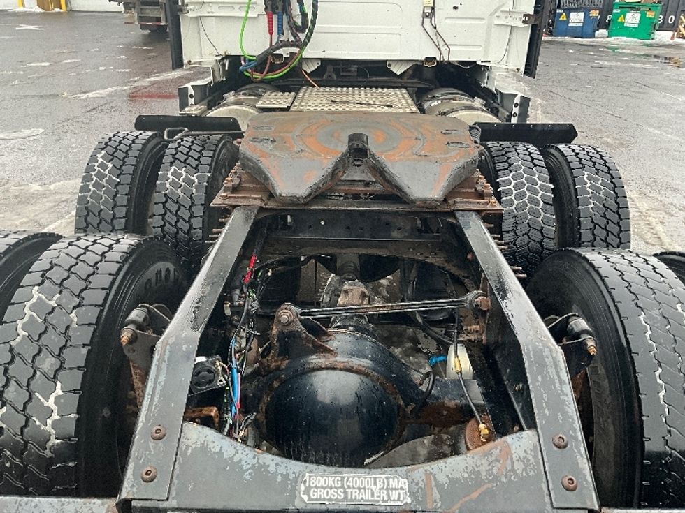 Sleeper Tractor-Heavy Duty Tractors-Volvo-2020-VNL64760-Ottawa-ON-747,705\n\t\tkm-$ 85,500 - Image 6