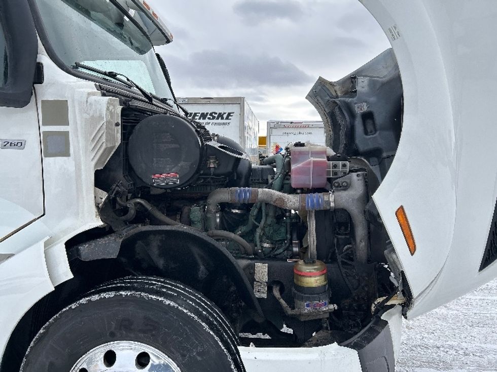 Sleeper Tractor-Heavy Duty Tractors-Volvo-2020-VNL64760-Ottawa-ON-777,488\n\t\tkm-$ 84,250 - Image 20