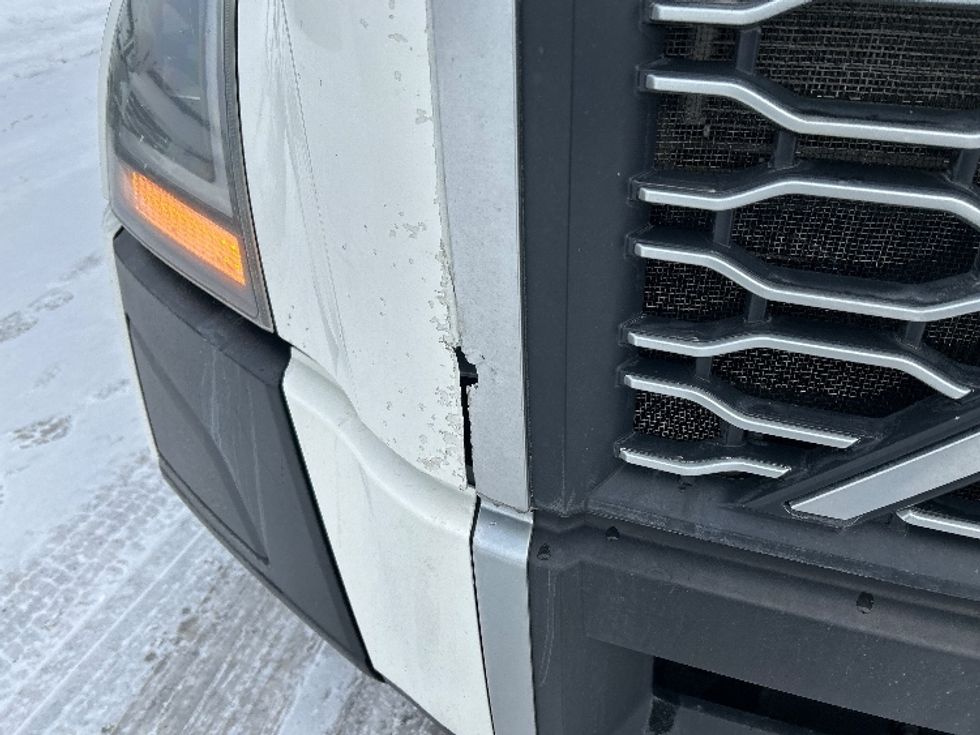 Sleeper Tractor-Heavy Duty Tractors-Volvo-2020-VNL64760-Ottawa-ON-777,488\n\t\tkm-$ 84,250 - Image 23