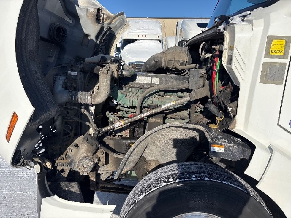 Sleeper Tractor-Heavy Duty Tractors-Volvo-2020-VNL64760-Ottawa-ON-779,613\n\t\tkm-$ 84,250 - Image 20