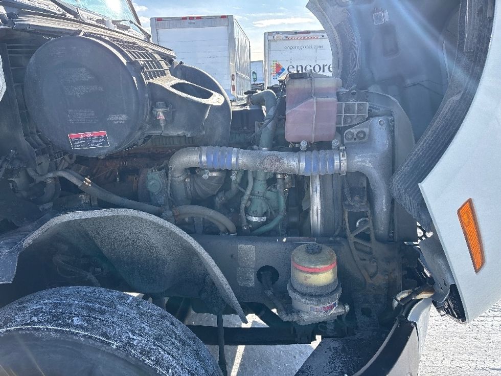 Sleeper Tractor-Heavy Duty Tractors-Volvo-2020-VNL64760-Ottawa-ON-779,613\n\t\tkm-$ 84,250 - Image 21