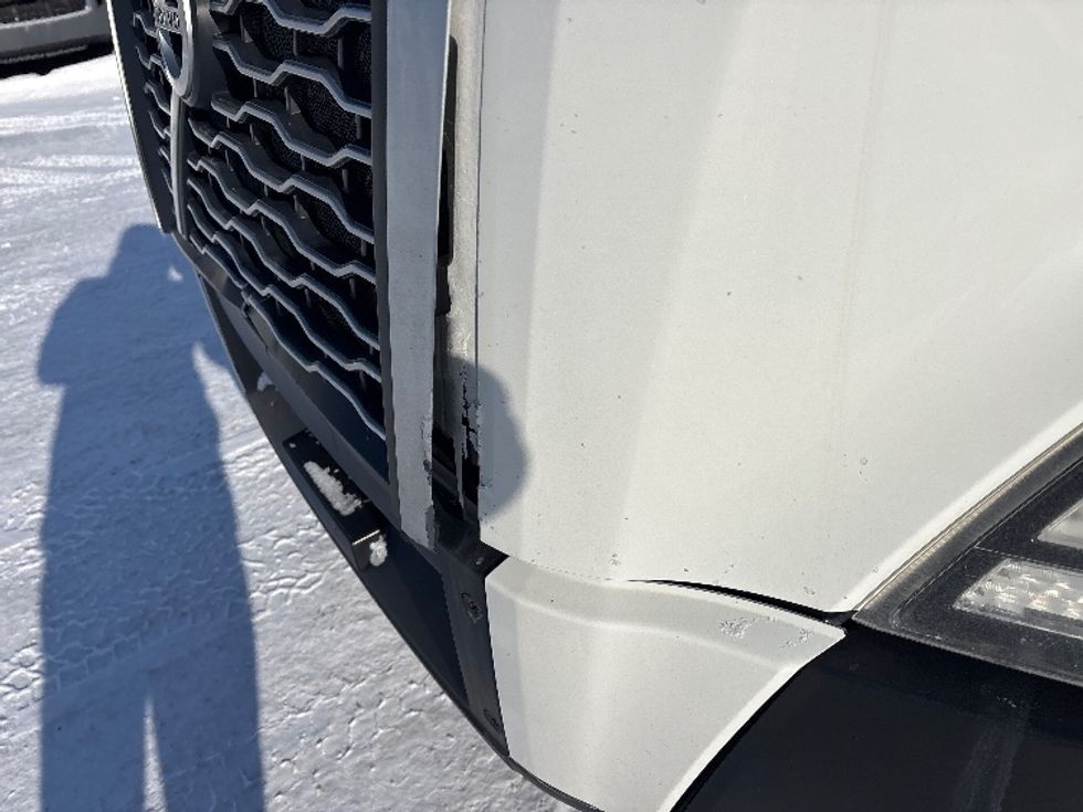 Sleeper Tractor-Heavy Duty Tractors-Volvo-2020-VNL64760-Ottawa-ON-779,613\n\t\tkm-$ 84,250 - Image 24